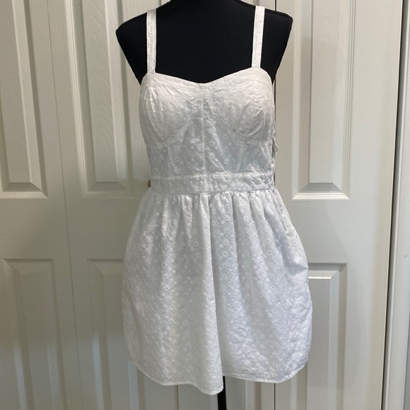Roxy Dresses & Skirts - Roxy eyelet dress
